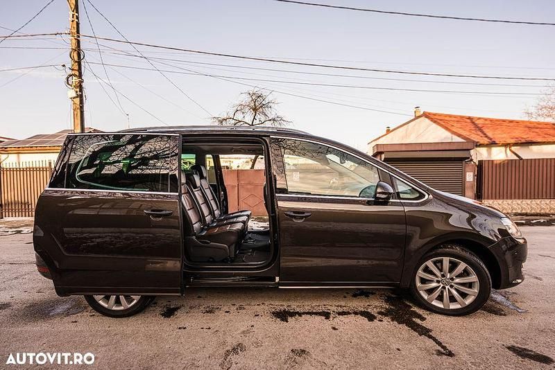 Second-hand VW Sharan Highline 177 CP (130 kW) 2014 Culoaremaro Monovolum