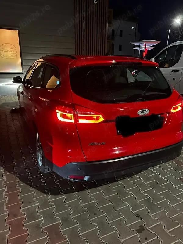 Rosu Utilizat 2015 Ford Focus Break | 5.900 EUR (Preț OK) - Imagine 1/4