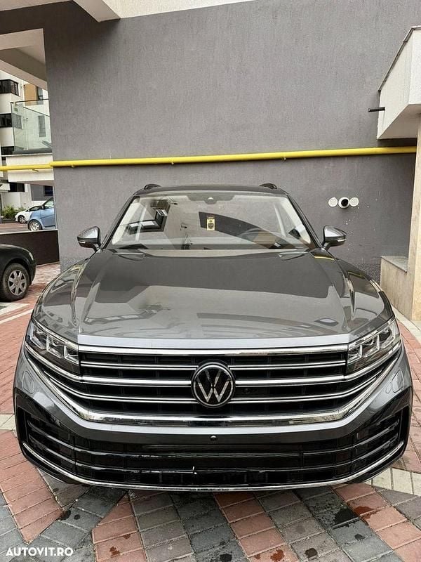 Culoaregri Utilizat 2024 VW Touareg Elegance SUV | 25.000 EUR - Imagine 1/4