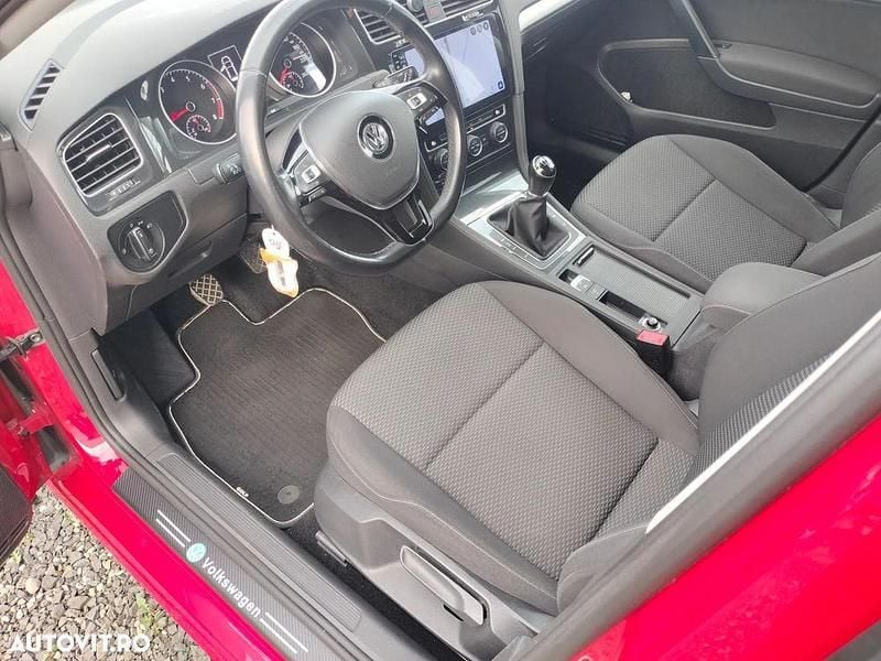 Second-hand VW Golf VII Comfortline 115 CP (84 kW) 2020 Culoarerosu Hatchback