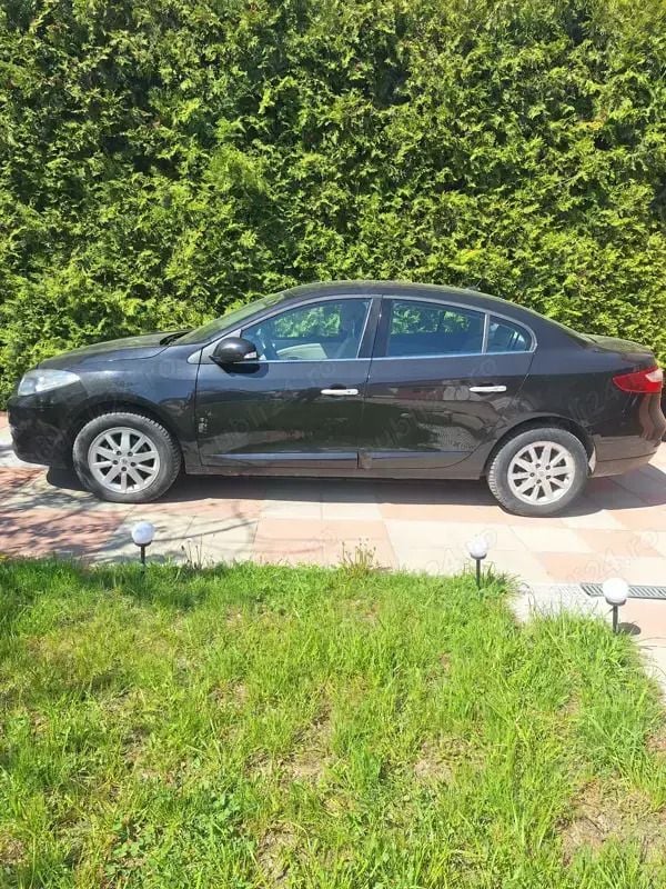 Negru Utilizat 2010 Renault Fluence Berlinǎ | 3.500 EUR (Preț OK) - Imagine 1/4