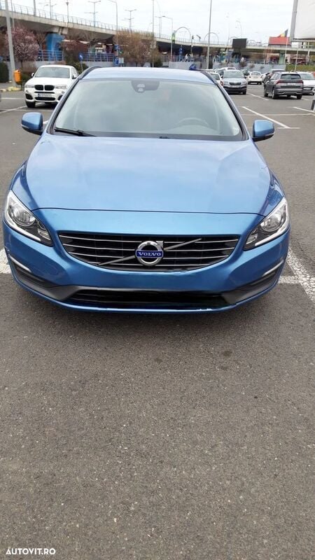 Albastru Utilizat 2014 Volvo V60 Break | 11.250 EUR (Scump) - Imagine 1/4