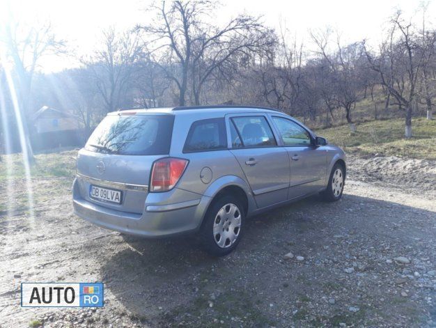 Second-hand Opel Astra 101 CP (74 kW) 2005 Gri Break