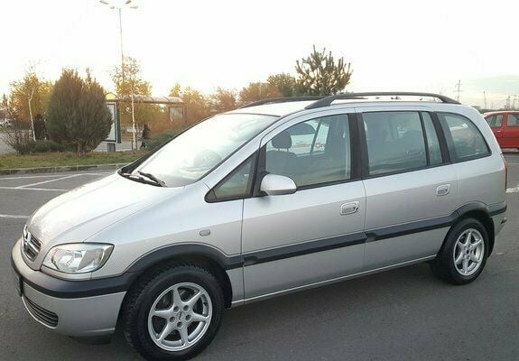 Argintiu Utilizat 2004 Opel Zafira Monovolum | 2.190 EUR (Preț OK) - Imagine 1/4