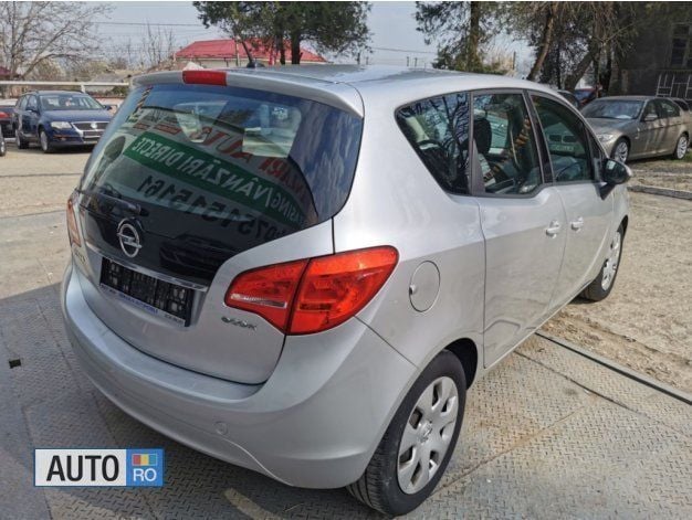 Second-hand Opel Meriva 95 CP (69 kW) 2011 Argintiu Monovolum
