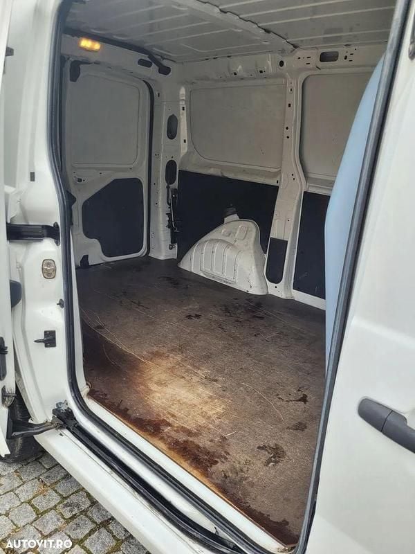 Second-hand Peugeot Expert 95 CP (69 kW) 2015 Culoarealb Van