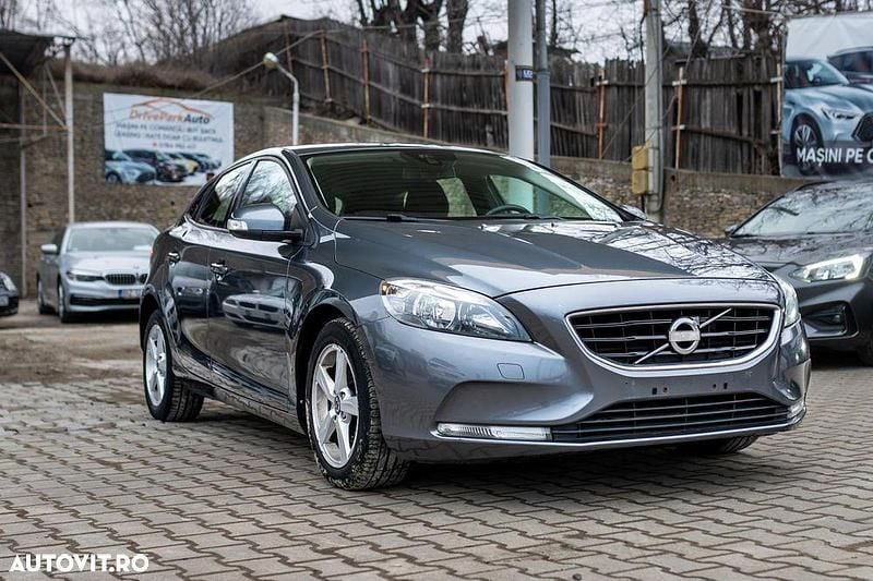 Second-hand Volvo V40 Kinetic 115 CP (84 kW) 2012 Culoaregri Hatchback