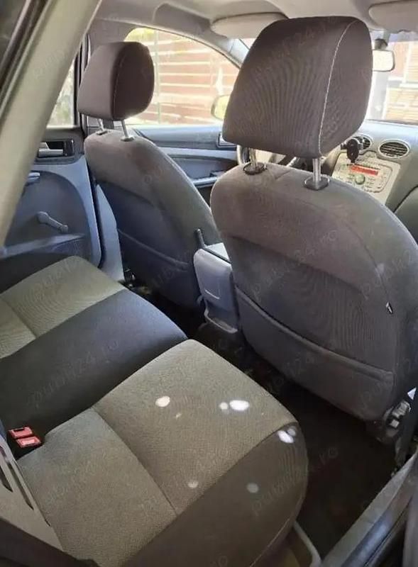 Negru Utilizat 2009 Ford Focus Hatchback | 2.000 EUR (Preț bun) - Imagine 1/4