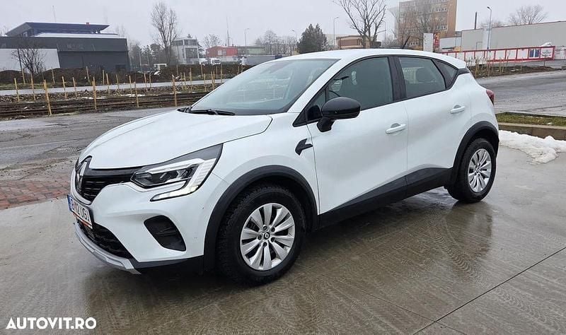 Culoarealb Second-hand 2021 Renault Captur Zen SUV | 10.400 EUR (Super Preț) - Imagine 1/4