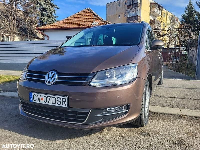 Second-hand VW Sharan Comfortline 140 CP (102 kW) 2012 Culoaremaro Monovolum