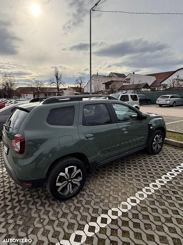 Second-hand Dacia Duster Journey 150 CP (110 kW) 2023 Culoareverde SUV