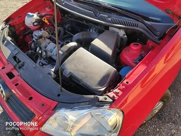 Second-hand VW Polo 40 CP (29 kW) 2005 Rosu Hatchback