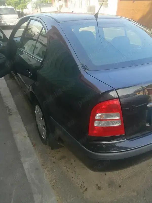 Utilizat 2008 Skoda Octavia Berlinǎ | 1.550 EUR (Super Preț) - Imagine 1/4