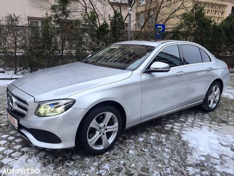 Culoareargint Utilizat 2017 Mercedes E220 Avantgarde Berlinǎ | 19.500 EUR (Super Preț) - Imagine 1/4