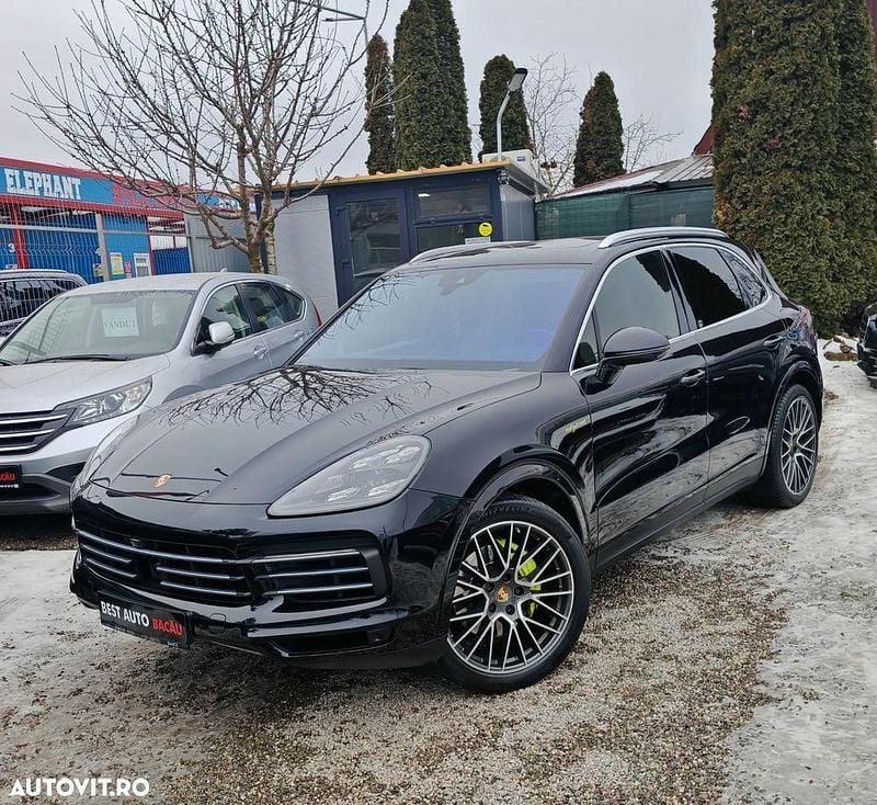 Culoarenegru Second-hand 2018 Porsche Cayenne SUV | 44.990 EUR (Super Preț) - Imagine 1/4