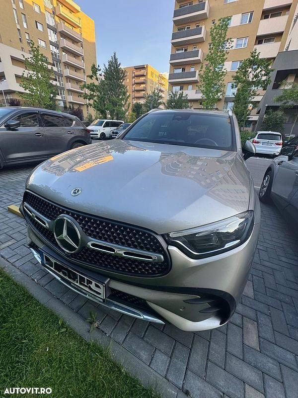 Argint Utilizat 2024 Mercedes GLC200 SUV | 53.500 EUR (Super Preț) - Imagine 1/4