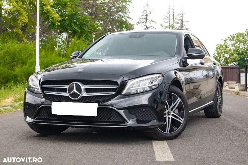 Culoarenegru Utilizat 2021 Mercedes C300 AMG line Berlinǎ | 22.900 EUR - Imagine 1/4