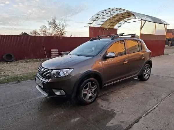 Second-hand Dacia Sandero Stepway 101 CP (74 kW) 2020 Maro Berlinǎ