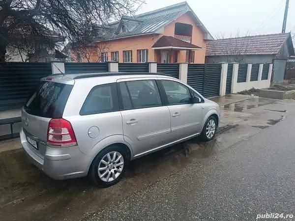 Utilizat 2005 Opel Zafira Monovolum | 2.300 EUR - Imagine 1/4