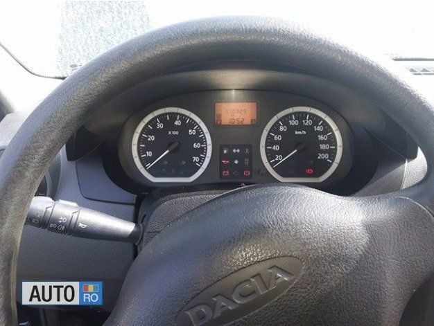 Second-hand Dacia Logan Lauréate 75 CP (55 kW) 2005 Verde Berlinǎ