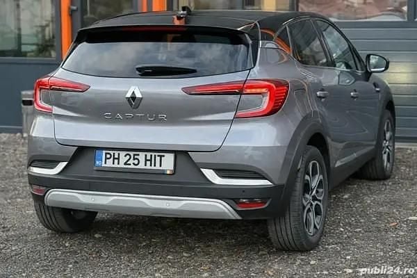 Second-hand Renault Captur 100 CP (73 kW) 2022 Gri SUV