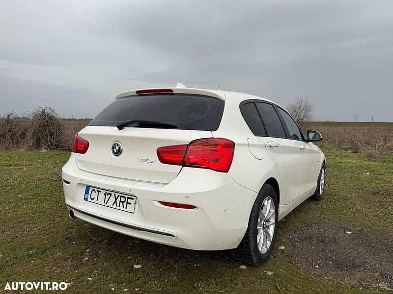 Second-hand BMW 118 Sport Line 150 CP (110 kW) 2016 Culoarealb Hatchback