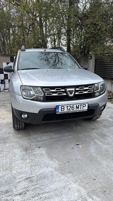 Culoareargint Utilizat 2014 Dacia Duster Lauréate SUV | 7.950 EUR (Preț bun) - Imagine 1/4