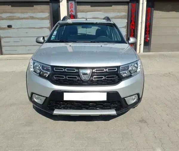 Utilizat 2018 Dacia Sandero Prestige Hatchback | 6.390 EUR (Preț bun) - Imagine 1/4