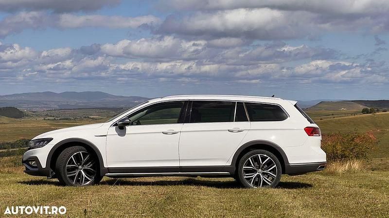 Second-hand VW Passat Alltrack 190 CP (139 kW) 2020 Culoarealb Break