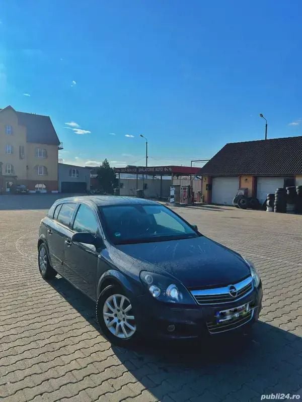 Albastru Utilizat 2008 Opel Astra Cosmo Hatchback | 2.100 EUR (Preț bun) - Imagine 1/4