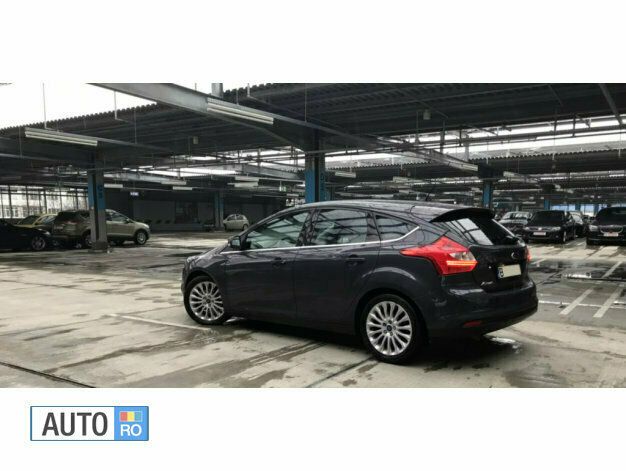Albastru metalizat Utilizat 2012 Ford Focus Hatchback | 7.200 EUR (Scump) - Imagine 1/4