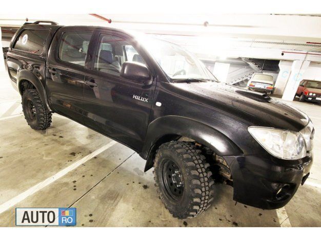 Second-hand Toyota HiLux 144 CP (105 kW) 2010 Negru Pickup