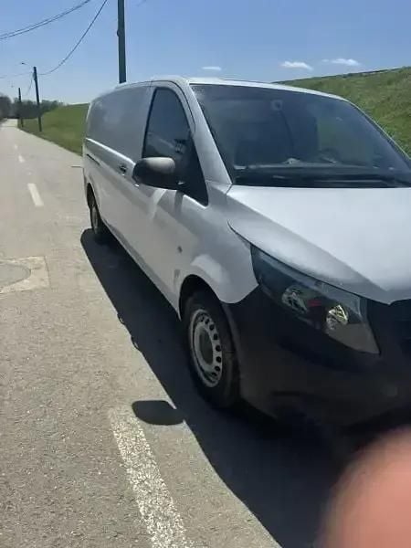 Alb Utilizat 2017 Mercedes Vito Monovolum | 13.650 EUR (Super Preț) - Imagine 1/4