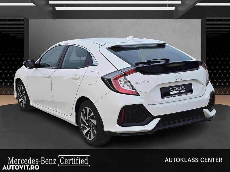 Second-hand Honda Civic Comfort 126 CP (92 kW) 2019 Culoarealb Hatchback