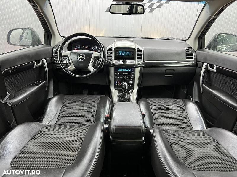 Second-hand Chevrolet Captiva 163 CP (119 kW) 2013 Culoarenegru SUV