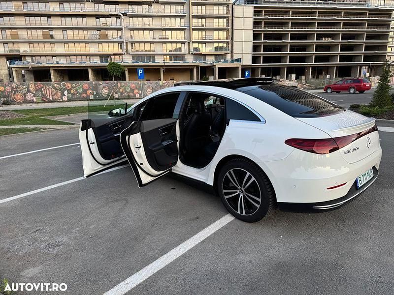 Second-hand Mercedes EQE350 214 kW (292 CP) 2022 Culoarealb Berlinǎ