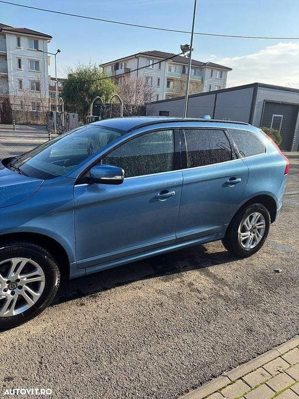 Culoarealbastru Second-hand 2015 Volvo XC60 Kinetic SUV | 11.500 EUR - Imagine 1/4