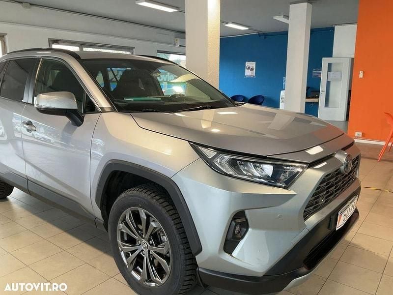 Culoareargint Second-hand 2022 Toyota RAV4 Hybrid SUV | 24.500 EUR (Super Preț) - Imagine 1/4