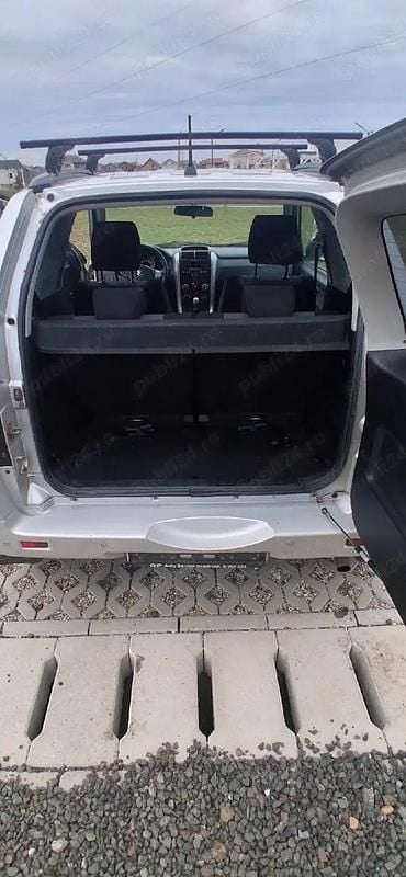 Second-hand Suzuki Grand Vitara 130 CP (95 kW) 2009 Argintiu SUV