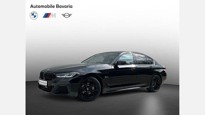 Negru sapphire metalizat Utilizat 2022 BMW 530e Shadowline Berlinǎ | 41.963 EUR (Puțin scump) - Imagine 1/4
