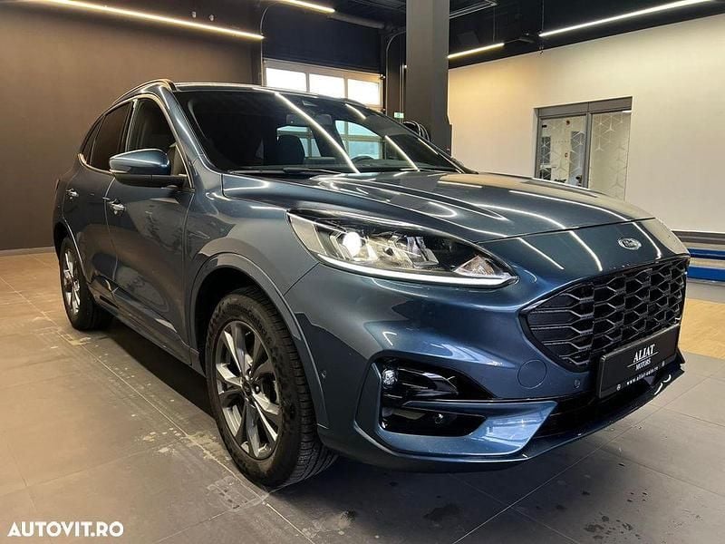Second-hand Ford Kuga ST-Line 225 CP (165 kW) 2021 Culoarealbastru SUV