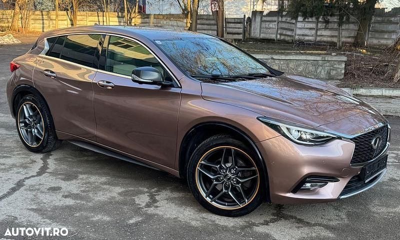 Second-hand Infiniti Q30 Sport Tech 170 CP (125 kW) 2016 Culoaremaro Hatchback