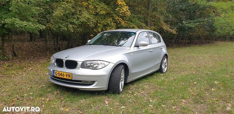 Argintiu Utilizat 2007 BMW 118 Lifestyle Hatchback | 2.000 EUR (Preț OK) - Imagine 1/4