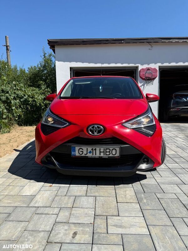 Rosu Utilizat 2020 Toyota Aygo Hatchback | 9.000 EUR (Preț OK) - Imagine 1/4