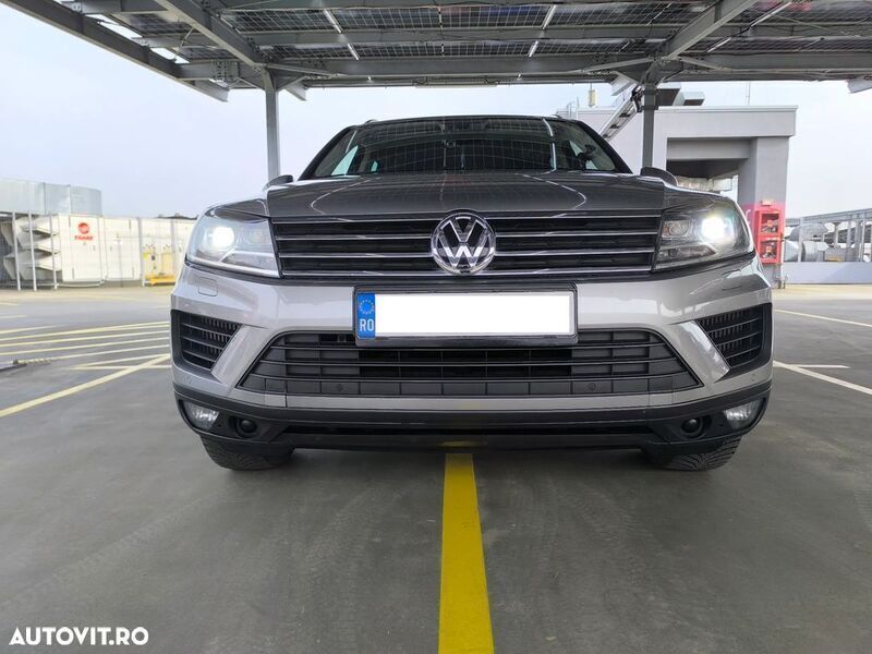 Gri Utilizat 2015 VW Touareg SUV | 14.500 EUR (Preț bun) - Imagine 1/4