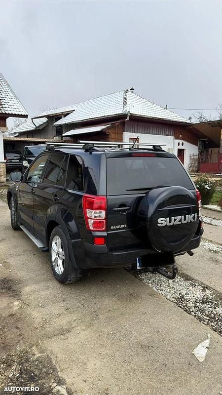 Second-hand Suzuki Grand Vitara Comfort 129 CP (94 kW) 2008 Culoarenegru SUV