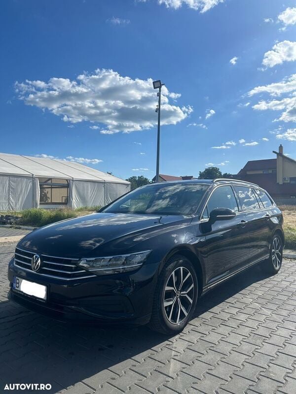 Negru Utilizat 2021 VW Passat Trendline Break | 20.000 EUR (Preț OK) - Imagine 1/4