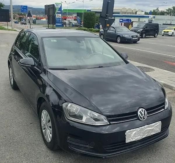 Negru Utilizat 2016 VW Golf VII Trendline Hatchback | 8.000 EUR (Preț bun) - Imagine 1/4