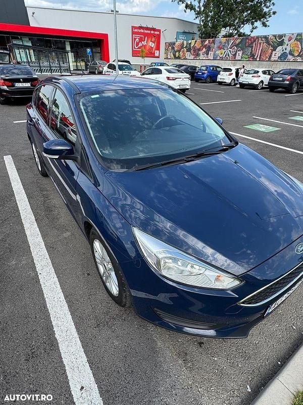 Culoarealbastru Utilizat 2018 Ford Focus Trend Hatchback | 7.600 EUR (Preț bun) - Imagine 1/4
