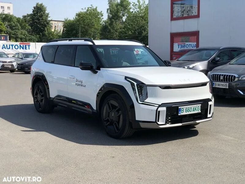 Alb Utilizat 2023 Kia EV9 SUV | 73.989 EUR - Imagine 1/4